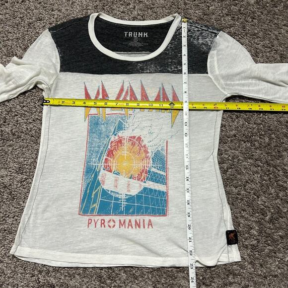 Trunk LTD Def Leppard Shirt Pyromania 1983 Tour Tee Soft Thin Poly Blend Small - Picture 5 of 9